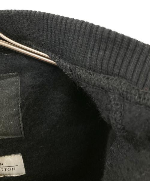 1piu1uguale3（ウノピュウノウグァーレトレ）1piu1uguale3 (ウノピュウノウグァーレトレ) SIC CREW SWEAT/クルーネックスウェット ブラック サイズ:4の古着・服飾アイテム