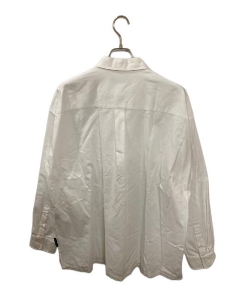 1piu1uguale3（ウノピュウノウグァーレトレ）1piu1uguale3 (ウノピュウノウグァーレトレ) BIG TRO SHIRTS/オーバーサイズシャツ ホワイト サイズ:8の古着・服飾アイテム