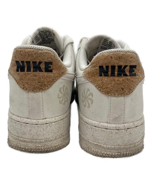 NIKE（ナイキ）NIKE (ナイキ) AIR FORCE 1 07 LV8 ホワイト サイズ:27の古着・服飾アイテム