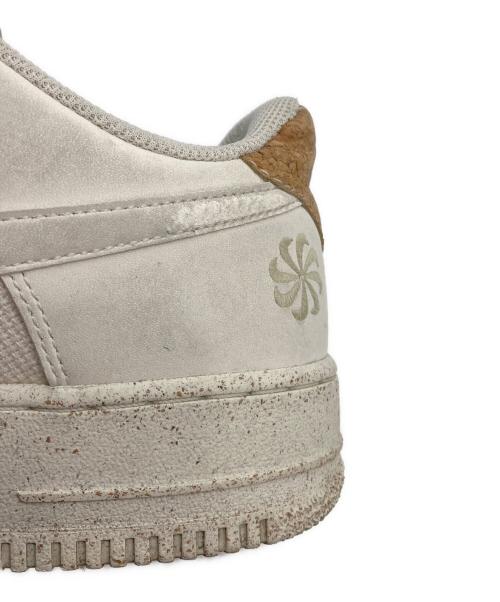 NIKE（ナイキ）NIKE (ナイキ) AIR FORCE 1 07 LV8 ホワイト サイズ:27の古着・服飾アイテム