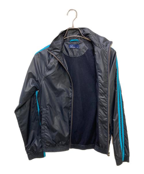 FRED PERRY（フレッドペリー）FRED PERRY (フレッドペリー) ロゴプリントナイロンジャージ ネイビー サイズ:XSの古着・服飾アイテム
