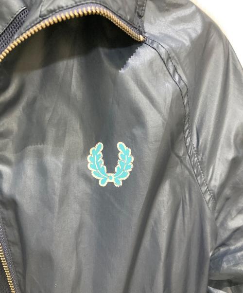 FRED PERRY（フレッドペリー）FRED PERRY (フレッドペリー) ロゴプリントナイロンジャージ ネイビー サイズ:XSの古着・服飾アイテム