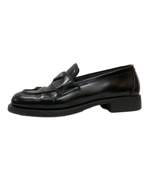 PRADA（プラダ）PRADA (プラダ) トライアングルロゴ ブラッシュドレザーローファー ブラック サイズ:37の古着・服飾アイテム