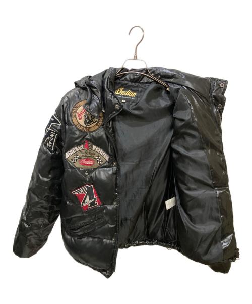 INDIAN MOTORCYCLE（インディアンモーターサイクル）INDIAN MOTORCYCLE (インディアンモーターサイクル) ワッペンダウンジャケット ブラック サイズ:Lの古着・服飾アイテム