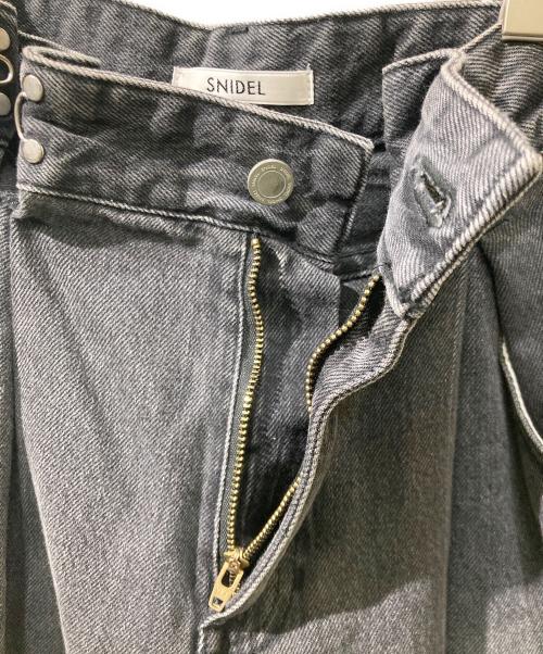 Snidel（スナイデル）Snidel (スナイデル) ダブルタックデニムワイドパンツ ブラックの古着・服飾アイテム