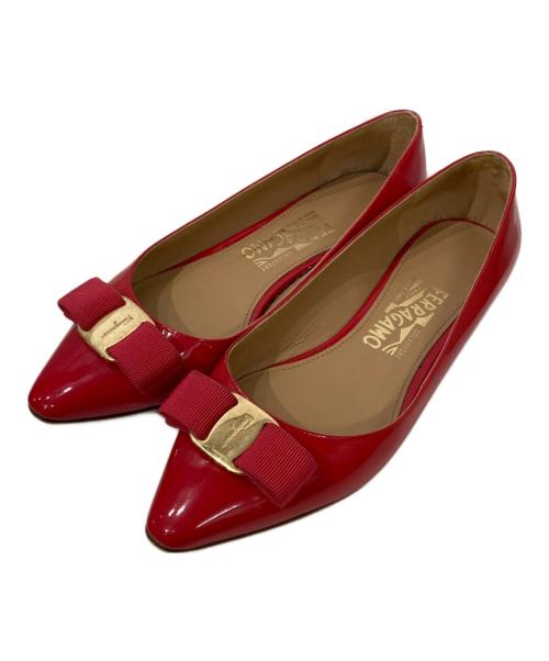 Salvatore Ferragamo（サルヴァトーレ フェラガモ）Salvatore Ferragamo (サルヴァトーレ フェラガモ) ヴァラフラットパンプス レッド サイズ:SIZE61/2の古着・服飾アイテム