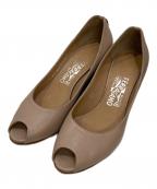 Salvatore Ferragamoサルヴァトーレ フェラガモ）の古着「パンプス」｜ベージュ