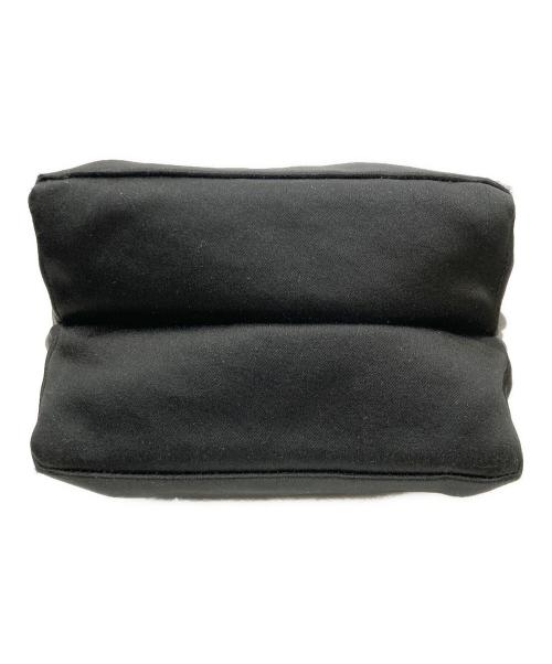 CABaN by Patricia Urquiola（キャバン バイ パトリシア ウルキオラ）CABaN by Patricia Urquiola (キャバン バイ パトリシア ウルキオラ) スモールサテンポシェット ブラックの古着・服飾アイテム