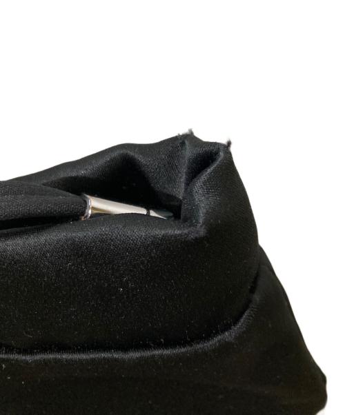 CABaN by Patricia Urquiola（キャバン バイ パトリシア ウルキオラ）CABaN by Patricia Urquiola (キャバン バイ パトリシア ウルキオラ) スモールサテンポシェット ブラックの古着・服飾アイテム