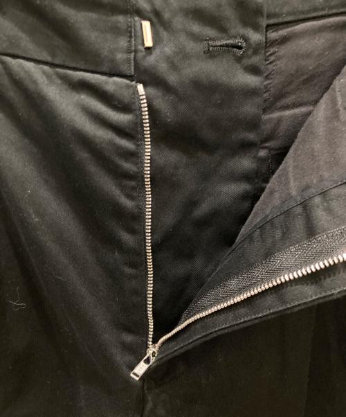 wirrow（ウィロウ）wirrow (ウィロウ) Cotton Gabardine Tuck Pants ブラック サイズ:3の古着・服飾アイテム