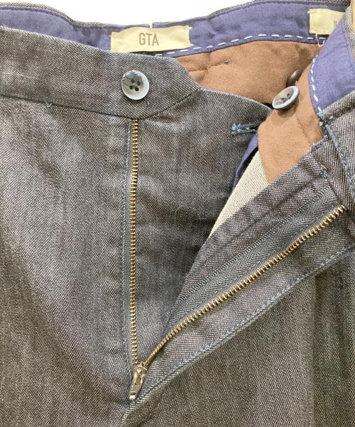 G.T.A（ジーティーアー）G.T.A (ジーティーアー) プリーツデニムトラウザーズ インディゴ サイズ:48の古着・服飾アイテム