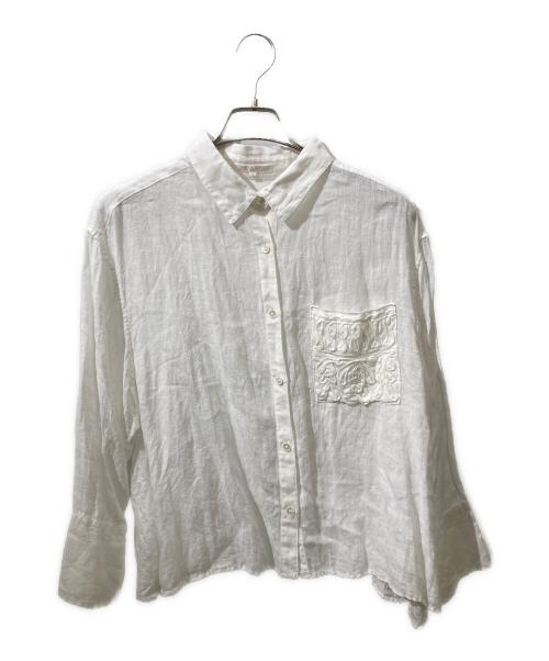 23区（ニジュウサンク）23区 (ニジュウサンク) LIBECO クロップド シャツ ホワイト サイズ:44の古着・服飾アイテム