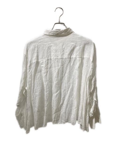 23区（ニジュウサンク）23区 (ニジュウサンク) LIBECO クロップド シャツ ホワイト サイズ:44の古着・服飾アイテム
