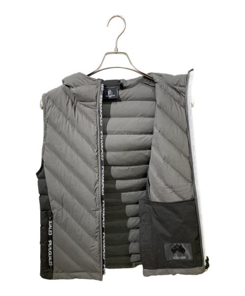 1piu1uguale3（ウノピュウノウグァーレトレ）1piu1uguale3 (ウノピュウノウグァーレトレ) GOLF DOWN VEST/ゴルフダウンベスト グレー サイズ:Ⅱの古着・服飾アイテム