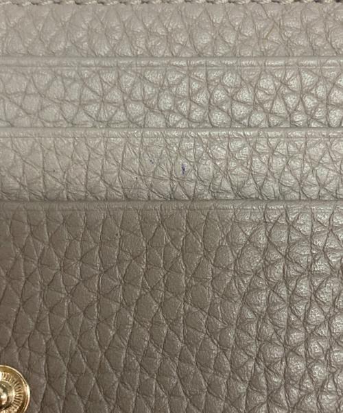 VALENTINO（ヴァレンティノ）VALENTINO (ヴァレンティノ) ロックスタッズ2つ折り財布 グレーの古着・服飾アイテム