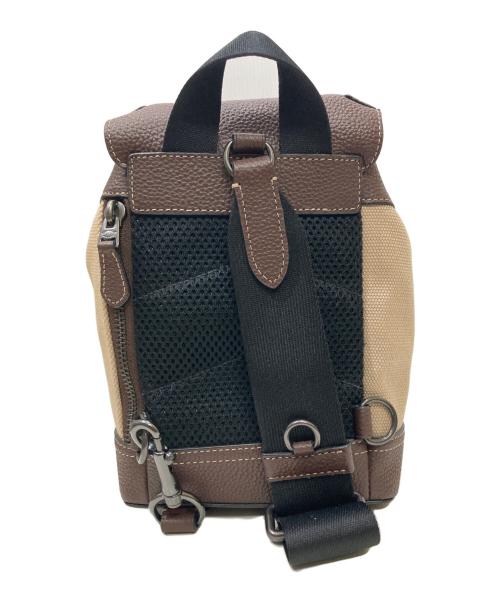 COACH（コーチ）COACH (コーチ) ハドソン スモール パック ベージュの古着・服飾アイテム
