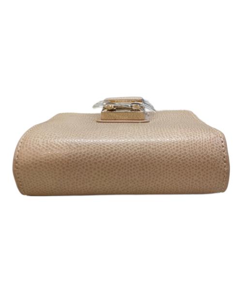 FURLA（フルラ）FURLA (フルラ) メトロポリス/2つ折り財布 ベージュ 未使用品の古着・服飾アイテム