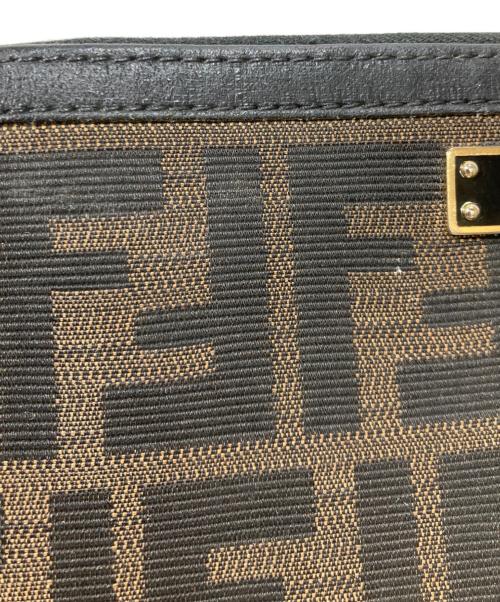 FENDI（フェンディ）FENDI (フェンディ) ズッカラウンドファスナーウォレット ブラウンの古着・服飾アイテム