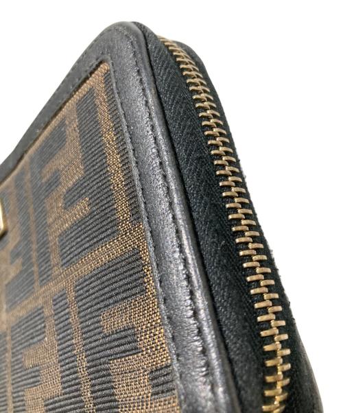 FENDI（フェンディ）FENDI (フェンディ) ズッカラウンドファスナーウォレット ブラウンの古着・服飾アイテム