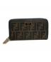 FENDI（フェンディ）の古着「ズッカラウンドファスナーウォレット」｜ブラウン