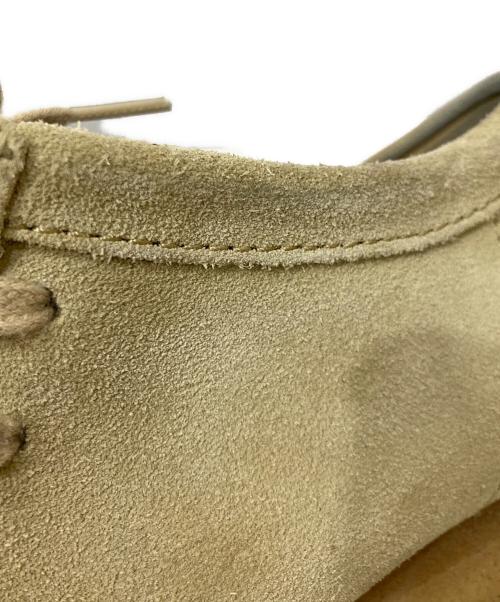 KITH（キス）KITH (キス) CLARKS (クラークス) Clarks Wallabee Lo Mets ワラビーシューズ ベージュ サイズ:26cmの古着・服飾アイテム