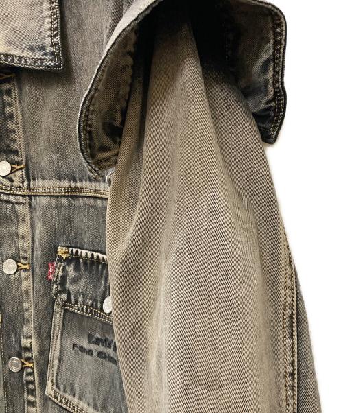 LEVI'S RED（リーバイス レッド）LEVI'S RED (リーバイス レッド) FenG CHen WANG (フェンチェンワン) 再構築デザインデニムジャケット グレー サイズ:Mの古着・服飾アイテム