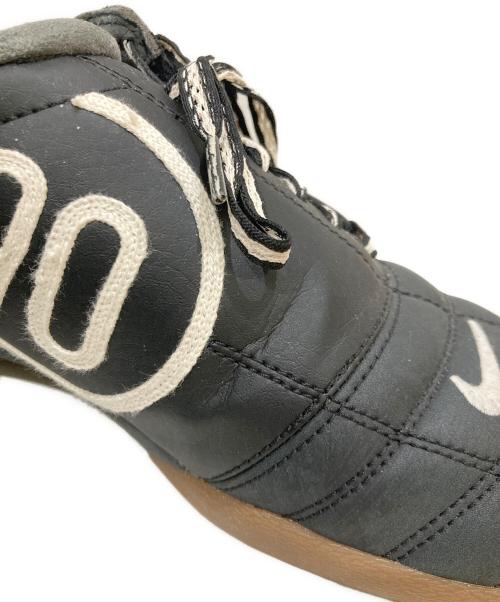 NIKE（ナイキ）NIKE (ナイキ) WMNS T90 BLACK/COCONUT MILK-GUM DARK BROWN ブラック サイズ:28cmの古着・服飾アイテム
