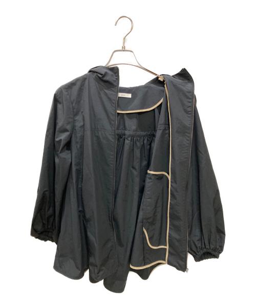 YORI（ヨリ）YORI (ヨリ) バックギャザー 撥水パーカー ブラック サイズ:Freeの古着・服飾アイテム