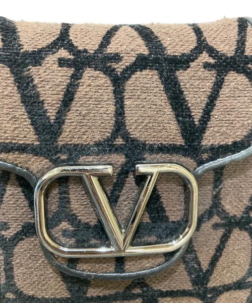 VALENTINO（ヴァレンティノ）VALENTINO (ヴァレンティノ) Vロゴ ミニクロスショルダーバッグ ブラウンの古着・服飾アイテム