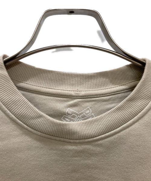 PALACE（パレス）PALACE (パレス) P3 CHAIN PUFF CREWスウェット / P3 チェーン パフ クルー ベージュ サイズ:Mの古着・服飾アイテム