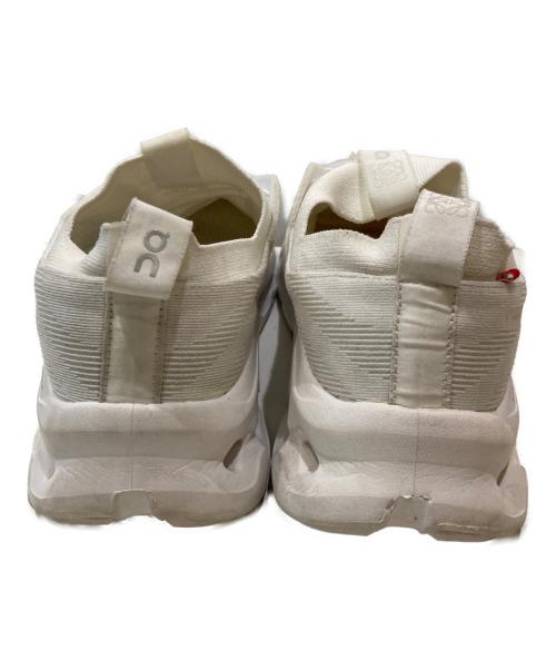 on（オン）on (オン) LOEWE (ロエベ) Cloudtilt Running Shoes ホワイト サイズ:23.5の古着・服飾アイテム