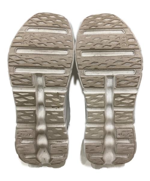 on（オン）on (オン) LOEWE (ロエベ) Cloudtilt Running Shoes ホワイト サイズ:23.5の古着・服飾アイテム