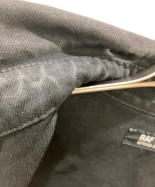RAF SIMONS（ラフシモンズ）RAF SIMONS (ラフシモンズ) Straight fit denim shirt with label ブラック サイズ:Sの古着・服飾アイテム