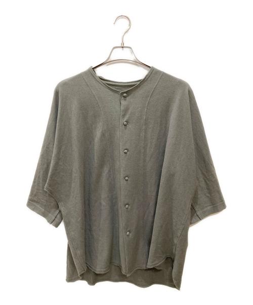 HOMME PLISSE ISSEY MIYAKE（オム プリッセ イッセイ ミヤケ）HOMME PLISSE ISSEY MIYAKE (オム プリッセ イッセイ ミヤケ) フロント チャイナボタン 裁チ切カットソー カーキ サイズ:3の古着・服飾アイテム