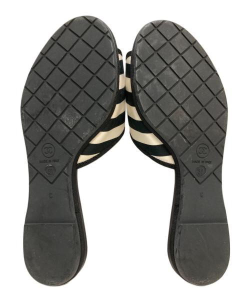 CHANEL（シャネル）CHANEL (シャネル) マリンボーダーココマークサンダル ブラック×ホワイト サイズ:SIZE 37Cの古着・服飾アイテム