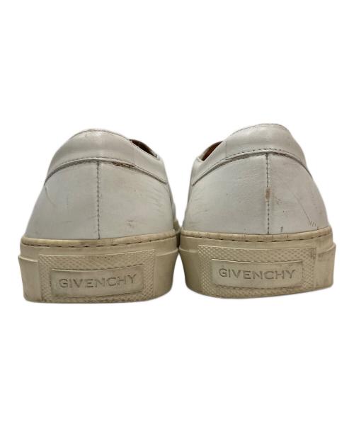 GIVENCHY（ジバンシィ）GIVENCHY (ジバンシィ) ビジュースリッポン ホワイト サイズ:不明（実寸サイズをご確認ください）の古着・服飾アイテム