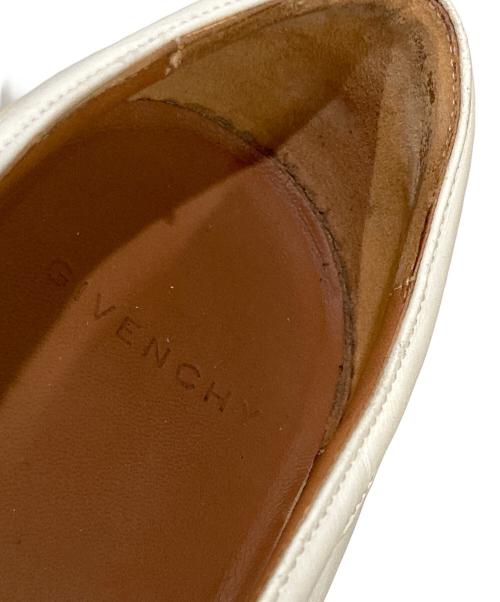 GIVENCHY（ジバンシィ）GIVENCHY (ジバンシィ) ビジュースリッポン ホワイト サイズ:不明（実寸サイズをご確認ください）の古着・服飾アイテム