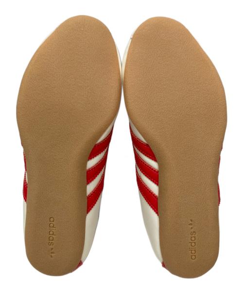 adidas（アディダス）adidas (アディダス) トーキョー/ Tokyoローカットスニーカー ベルト アイボリー×レッド サイズ:23cm 未使用品の古着・服飾アイテム