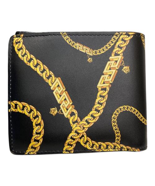 VERSACE（ヴェルサーチ）VERSACE (ヴェルサーチ) メデューサ装飾グレカチェーンプリント2つ折り財布 ブラックの古着・服飾アイテム