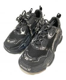 BALENCIAGA（バレンシアガ）の古着「TRIPLE S/ローカットスニーカー」｜ブラック