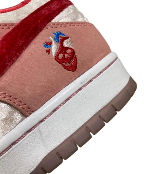 NIKE SB（ナイキエスビー）NIKE SB (ナイキエスビー) STRANGELOVE (ストレンジラブ) Dunk Low  Valentine’s Day ピンク サイズ:27cmの古着・服飾アイテム