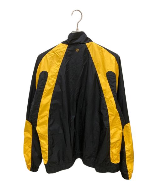 NIKE（ナイキ）NIKE (ナイキ) Drake NOCTA (ドレイク ノクタ) エッセンシャルトラックジャケット ブラック×イエロー サイズ:XLの古着・服飾アイテム