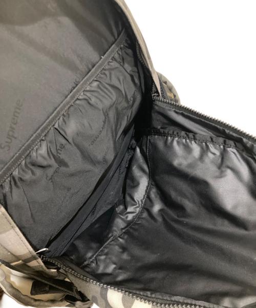 SUPREME（シュプリーム）Supreme (シュプリーム) snow camo backpack リュック ブラックの古着・服飾アイテム