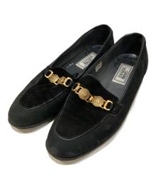 VERSACE（ヴェルサーチ）の古着「90S サンバーストビットローファー」｜ブラック