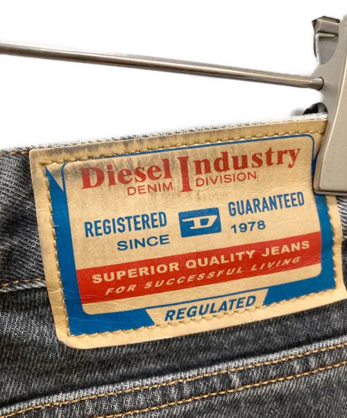 DIESEL（ディーゼル）DIESEL (ディーゼル) Relaxed Jeans 1996 D-Sire グレー サイズ:26の古着・服飾アイテム
