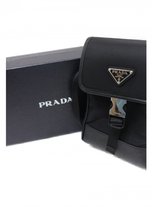 PRADA（プラダ）PRADA (プラダ) ミニショルダーバッグ ブラック 2ZH109 42の古着・服飾アイテム