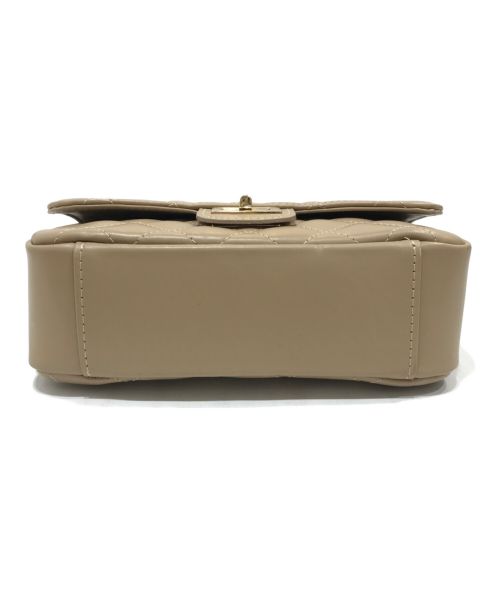 maison vincent（メゾンヴァンサン）maison vincent (メゾンヴァンサン) チェーンショルダーバッグ ベージュの古着・服飾アイテム