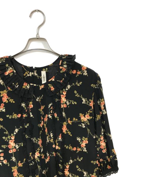 INGEBORG（インゲボルグ）INGEBORG (インゲボルグ) 花柄ブラウスワンピース ブラック サイズ:記載なしの古着・服飾アイテム