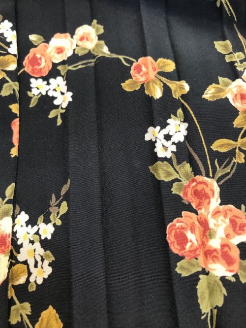 INGEBORG（インゲボルグ）INGEBORG (インゲボルグ) 花柄ブラウスワンピース ブラック サイズ:記載なしの古着・服飾アイテム