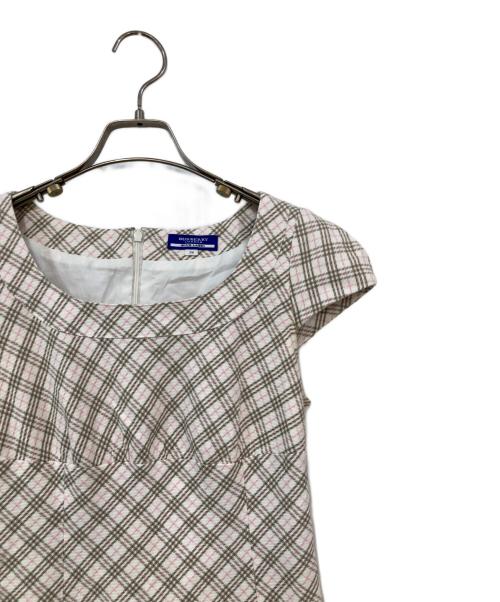 BURBERRY BLUE LABEL（バーバリー ブルー レーベル）BURBERRY BLUE LABEL (バーバリーロンドンブルーレーベル) チェックフレンチスリーブワンピース ホワイト×ピンク サイズ:SIZE 38の古着・服飾アイテム